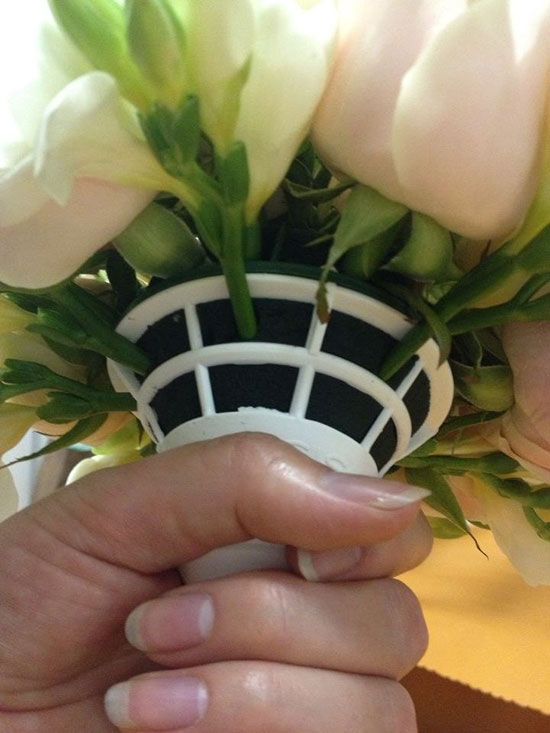 букет невесты в портбукетнице своими руками фото 10