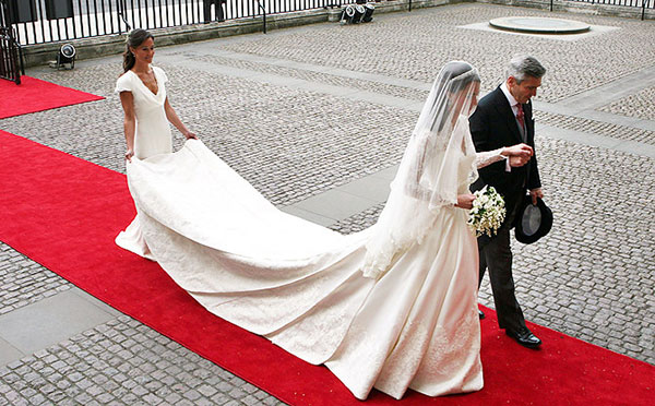 Свадебное платье со шлейфом фото 01-1