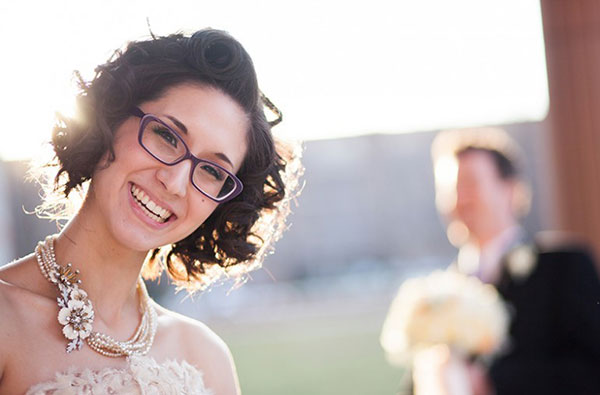 невеста в очках: изюминка свадебного образа фото 8