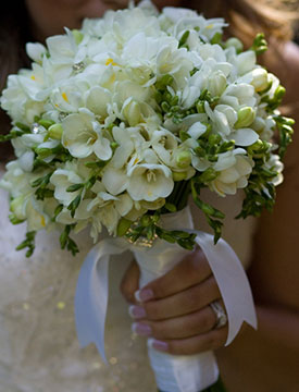 Букет невесты из фрезий фото 5