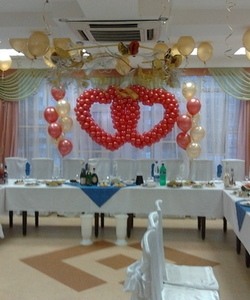 Оформление свадебного зала воздушными шарами