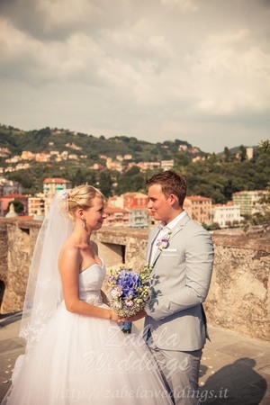 Свадьба в замке  у моря в Лигурии