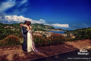 Свадьба на скале у моря в Лигурии